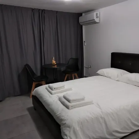 Cozy Place In The Heart Of Harbor Apartment Paphos